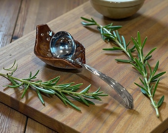 Spoon Rest Herb Stripper 2 in 1