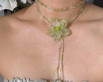 Ręcznie robiony naszyjnik choker z zieloną orchideą: koraliki Lariat, biżuteria Y2K