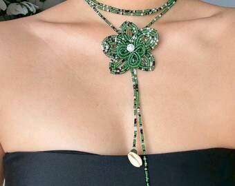 Ręcznie robiony naszyjnik z zielonych koralików orchidei • Choker boho lariat