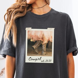 Western meisjesshirt, T-shirt cowgirl, countrymode, T-shirt western cowgirl, gepersonaliseerd meisjescadeau, T-shirt vintage stijl, T-shirt concert