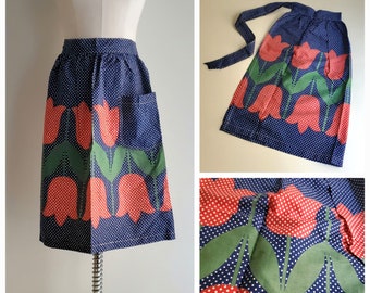 Vintage 1950s TULIPS & Polka Dots Cotton Print APRON, fun mid century hostess gift