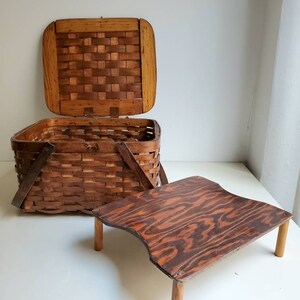 Antique 1910s OAK SPLINT WOOD Picnic Basket with Pie Shelf and Hinged Lid, rustic woven bentwood {12 1/2" x 11" x 5 1/2"}