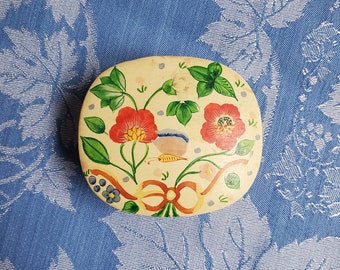 Vintage PAPER MACHE Trinket BOX, charming decoupage with butterfly & florals, pale yellow {4 1/4" diameter}