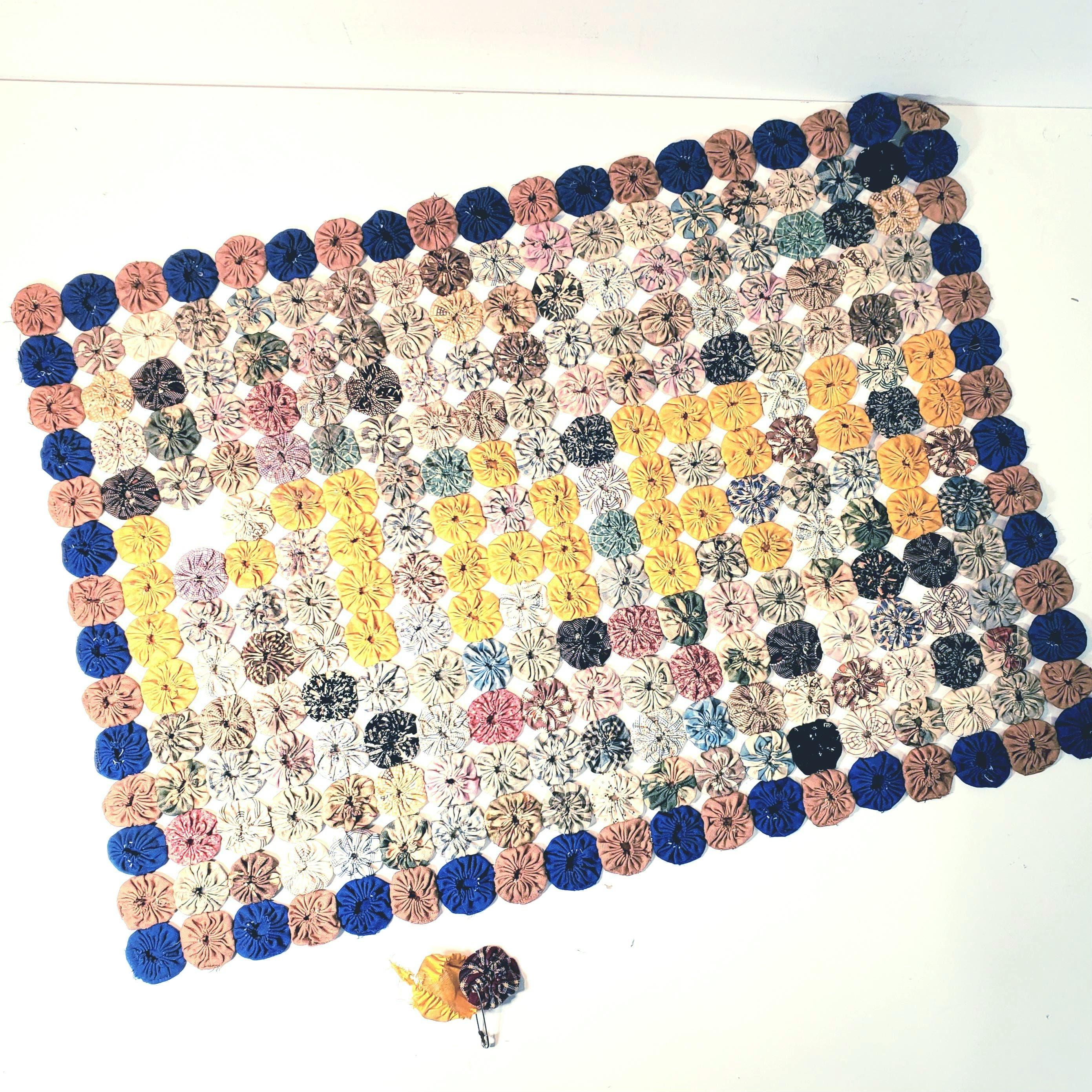 ヨーヨーキルト✴︎アンティークキルト✴︎ヴィンテージ Antique yoyo quilt - Etsy 日本