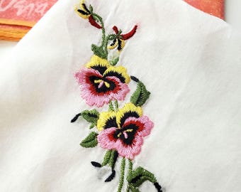 Vintage 1950s Hankie with Hand Embroidered Pansies, pink & yellow pocket square {10" sq}