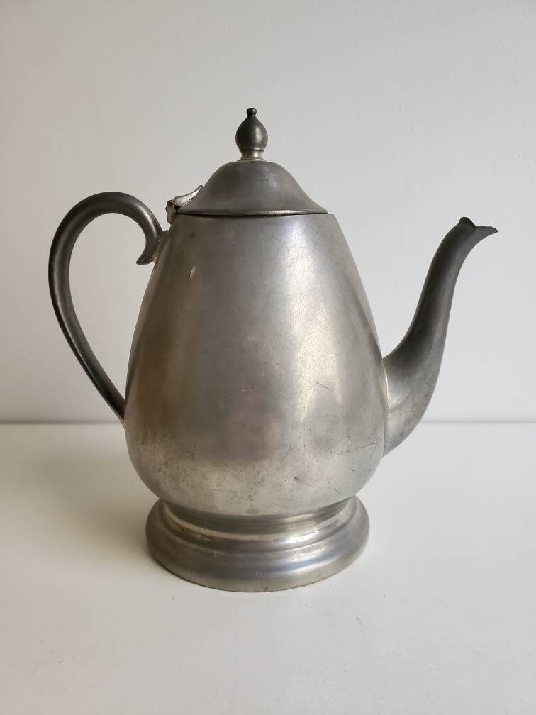crescent pewter 社　ビンテージ　ピューター製ティーポットセット Antique Pewter Coffee or Tea Pot by Crescent #1602, Farmhouse