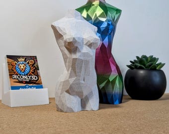 3D printed Low Poly style female bust statuette customizable in size and color