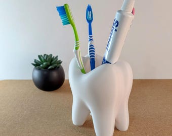 Tooth-shaped toothbrush holder | Bathroom decor | Fun and modern accessory | Decorative holder with customizable color