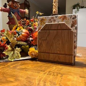 Serviettenhalter aus Holz, handgefertigt, Kirsch-Walnuss-Design, rustikale Küchendekoration - Fügen Sie Ihrem Tisch einen Hauch von Natürlichem Charme!
