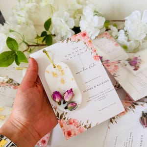 Cera di soia profumata con fiori secchi personalizzata, bomboniera per matrimonio, tavoletta di cera di soia, idea regalo per damigelle d'onore, bustina di cera di soia per guardaroba