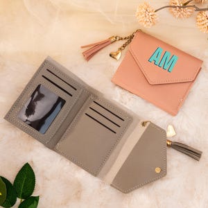 Regalo personalizado para dama de honor, billetera de cuero con monograma de sombra personalizado para mujer, recuerdo de boda, regalos de Navidad, regalo personalizado para ella