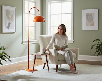 Modern Metal Floor Lamp: Adjustable Arm, Contemporary Lighting