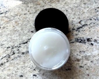 Hyaluronic Acid Water Gel Moisturizer: Oil-Free, Natural Lightweight Hydration