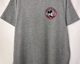 Camiseta gris estilo vintage de Mickey Mouse / Camiseta gráfica de Walt Disney / Camiseta unisex retro de Disney para ropa urbana