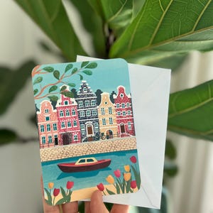 Carte décorative canaux d’Amsterdam, tulipes, fleurs, carte postale