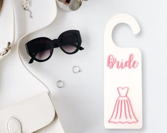 Bride Door Hanger: Wedding Suite Decor, Bridal Dress Design