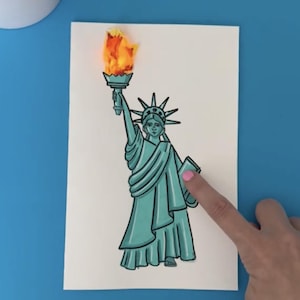 Modelo e instruções da Moonshotkidz "Estátua da Liberdade" para cartão interativo Papel Eletrônico Projeto DIY STEAM de arte tecnológica divertida e fácil