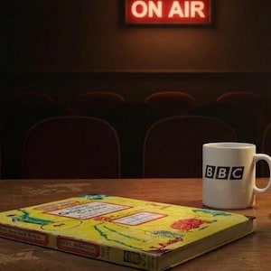 Więcej scenariuszy Goon Show – podpisanymi przez Spike’a Milligana i Harry’ego Secombe’a