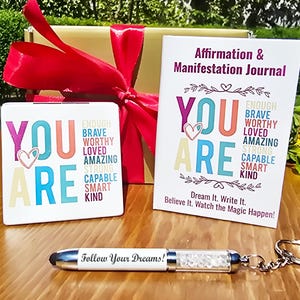 Caixa de presente "Ame-se Primeiro" - Diário de Manifestação, Caneta Elegante Gravada e Espelho de Bolso - Presente de Aniversário Surpresa "Você Pode Fazer" para Ela