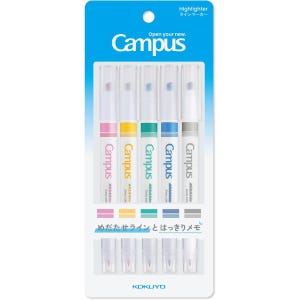 Puede incluir: Un paquete de cinco resaltadores Campus en rosa, amarillo, verde, azul y gris. Cada resaltador tiene un cuerpo blanco con el nombre de la marca y un acento de color a juego. El embalaje es azul con el texto "Open your new. Campus".