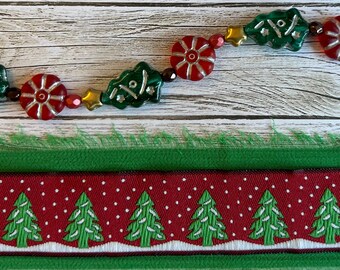 Christmas Czech Glass Bead Mix, 7 Inch Strand of Assorted Table Cut Czech Glass Beads in Christmas Fun Shapes
