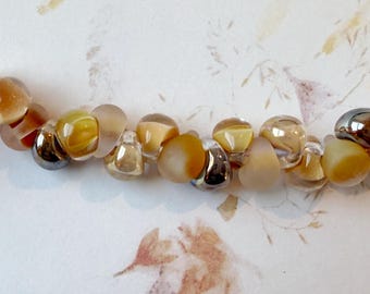Dulce de Leche Borosilicate Glass Teardrop Beads, 25 Strand