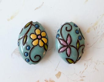 Hand-Glazed Terracotta Pendant Bead: Light Blue Vintage Flowers