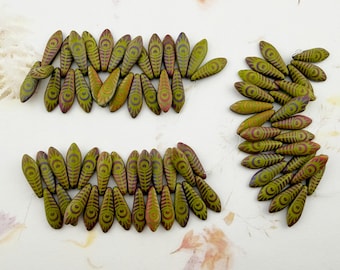 Wasabi Peacock Eye Dagger Beads, 25 Daggers Per Strand, Single Hole, Czech Glass Daggers