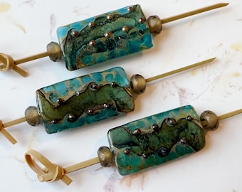 Ocean Blue Kalera Focal Bead with Faceted Spacer Beads, Venetian and Murano Glass