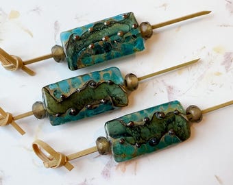 Ocean Blue Kalera Focal Bead with Faceted Spacer Beads, Venetian and Murano Glass