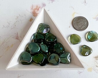 Rose Petals, 14x13mm, Iris Green, 25 Beads Per Strand, Great For Beaded Kumihimo Designs