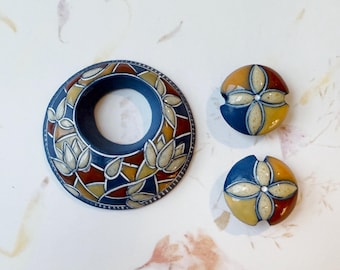 Mosaic Flower Donut Pendant with Vitrage Style Lentil Beads