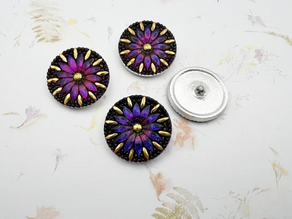 31mm Flower Button Vitral Medium with Gold Accents