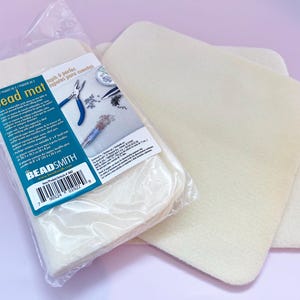 Kumihimo Starter Kit: Mini Foam Disk, Bobbins, Weight, Needle, Bead Mats image 5