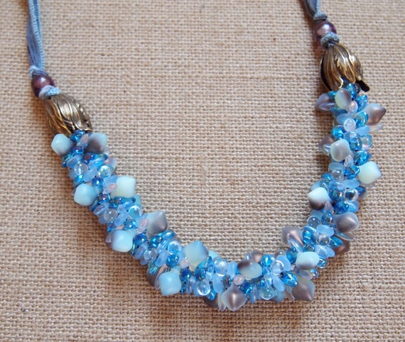 Magatama beads necklace sale