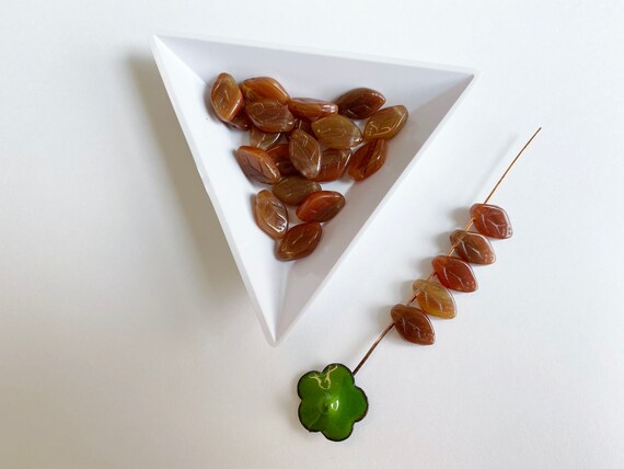 Opaque Carnelian Leaves, Etched Leaf Beads, Carnelian Stripe Mix, Top Drilled, 12x7mm, Czech Glass, 25 Beads Per Pack