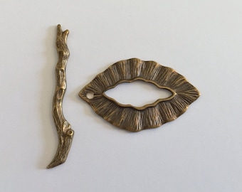 Woodland Toggle Leaf Set, Antique Brass Large Toggle Leaf Set, Vintage Patina, Plated Brass