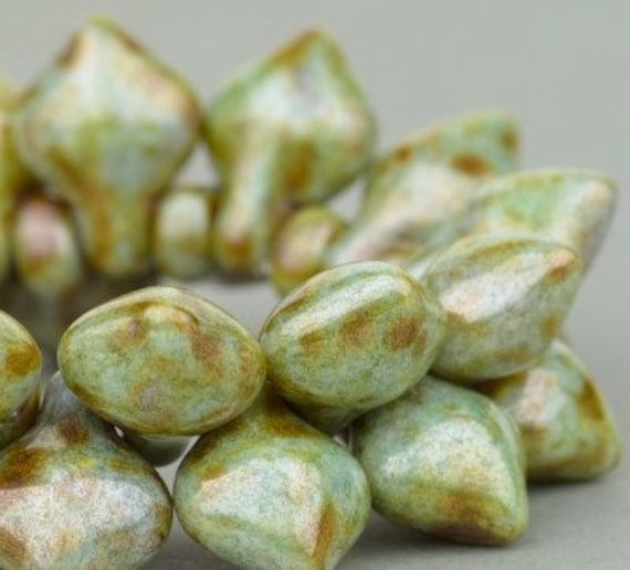 Greenstone Small Spade Beads With Picasso Finish, Drop Beads, Czech Glass Beads, 11x8mm, 30 Beads