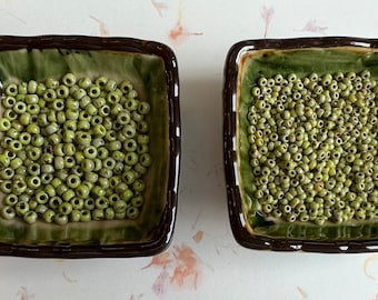 Chartreuse Matte Picasso Miyuki Size 6 and Size 8 Seed Beads, Round Picasso Seed Beads, Color 4515