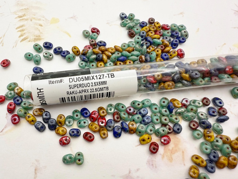 ScaraBeads Mix Perline SuperDuo Ceche - 35g (circa 450 Pezzi) - Nero Opaco Con Set Neon (Giallo, Rosa, Verde) - 2,5x5 Mm, Due Fori