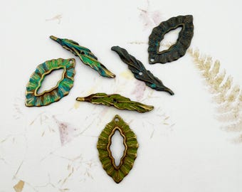 Set of 3 Small Woodland Leaf and Toggle Clasp Set With Patina