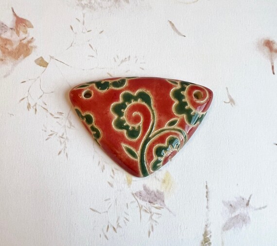 Old Lace, Large Triangle Design, Red and Green, Two Hole Front Drilled Pendant