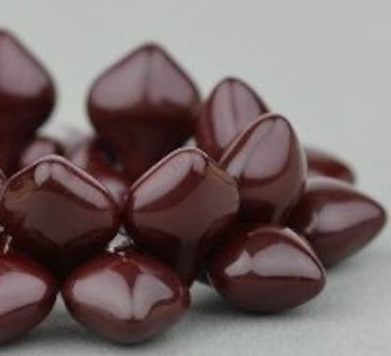 Maroon Small Spade Beads, 11x8mm, Maroon Opaque Small Spade Beads, Drop Beads, Czech Glass Beads, 30 Beads Per Strand