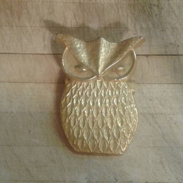 Vintage Brass Hunt Mfg. Co. Owl Clip / Home Decor / Office Decor / Gold Metal Owl Clip