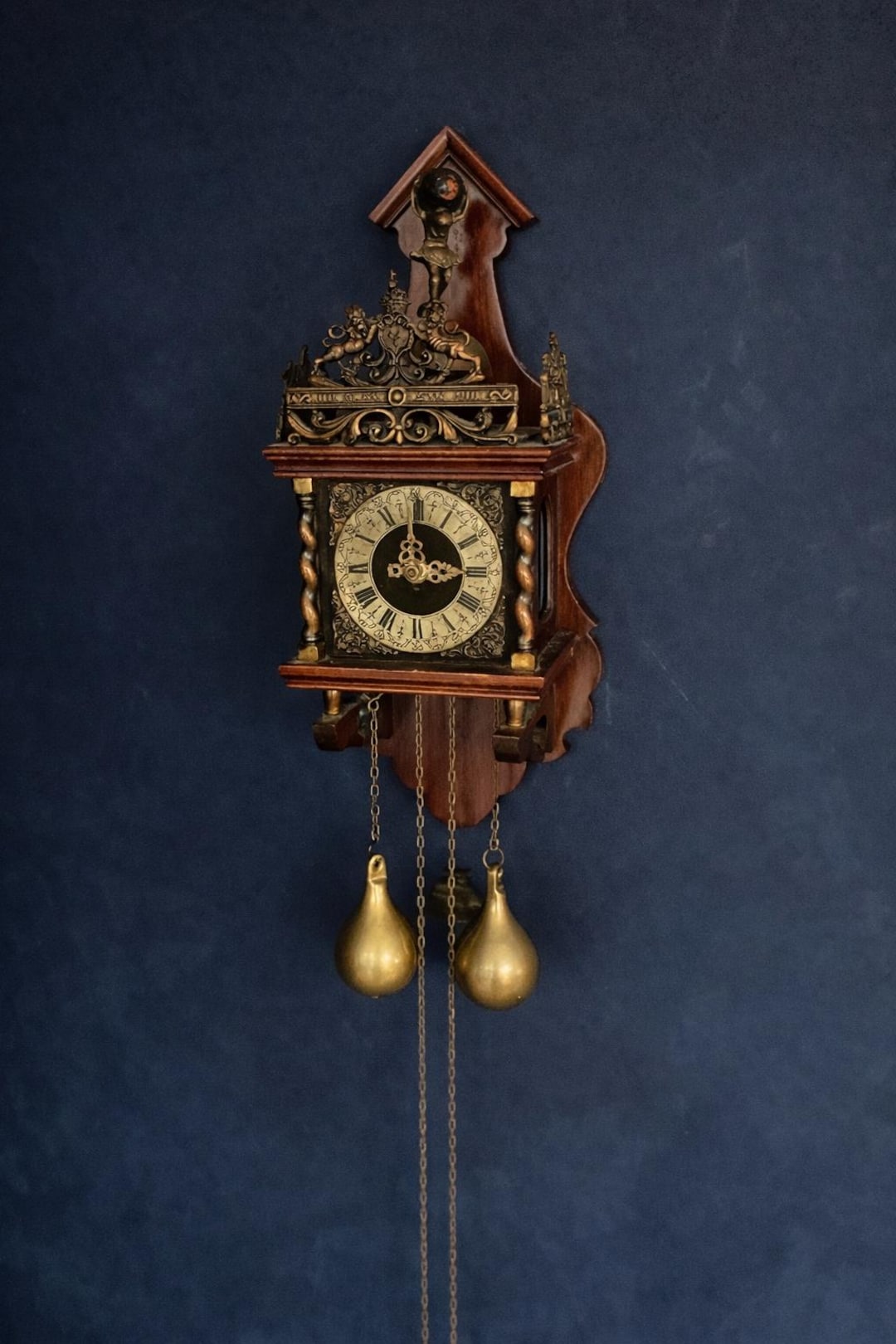 Vintage Zaanse Oak Pendulum Clock – 1960s Dutch Wall Decor - Etsy