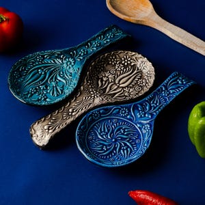 Turkish Ceramic Spoon rest, Handpainted Ceramic Spoon rest, Spoon holder, Gift for Cooks, Kitchen Decor, gift for mom black, blue, green