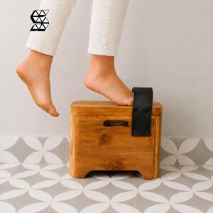 Handgefertigter Tritthocker aus Holz, Badezimmerhocker aus Massivholz, Kinderhocker, rustikaler Tritthocker für Zuhause, kleine Bank, Sitzgelegenheit für den Eingangsbereich, Pflanzenständer