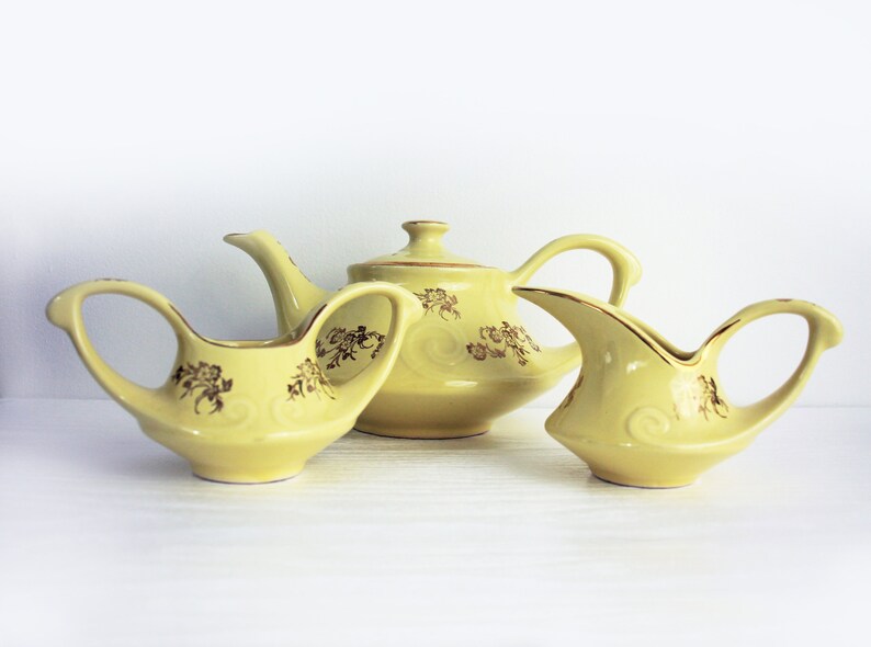 Juego de té moderno de mediados de siglo amarillo pálido y oro imagen 1