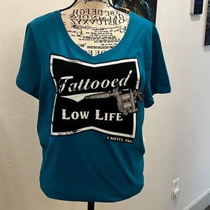 Custom Cartel Ink/Anthony Bourdain vneck Tshirt relaxed fit size large
