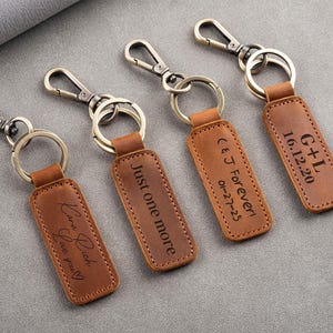 Personalized Leather Keychain, Customized Keyfob, Leather keychain, wedding Giveaway, Gift For Him, keychain for him